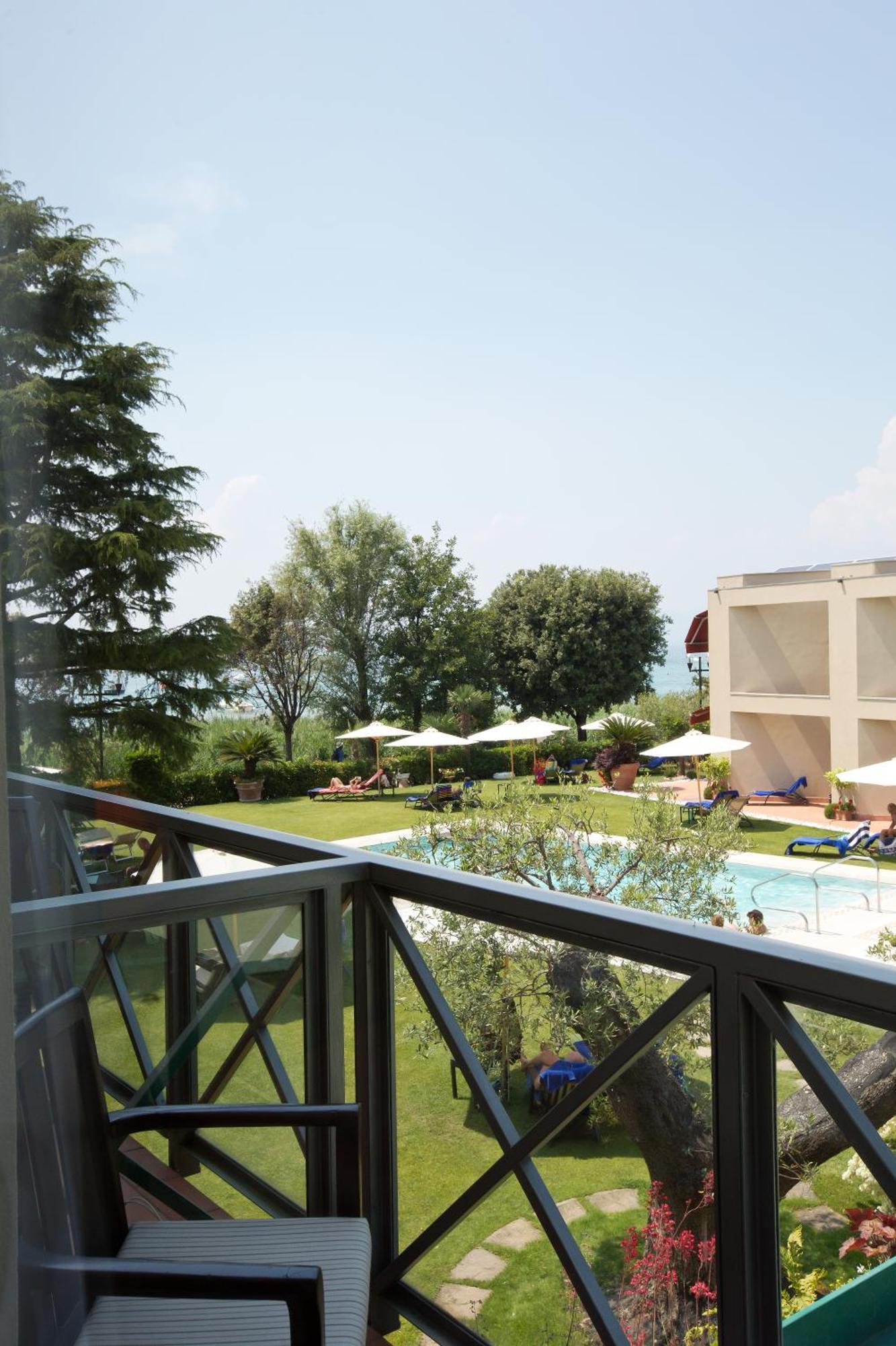 Hotel Campagnola Bardolino Exterior photo